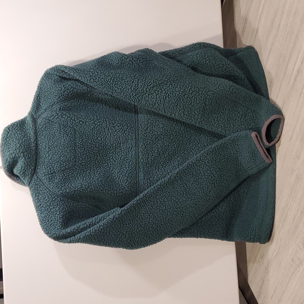 Carhartt Model # OJ4991-W Women's Small Green Sherpa Pullover. - Picture 15 of 16